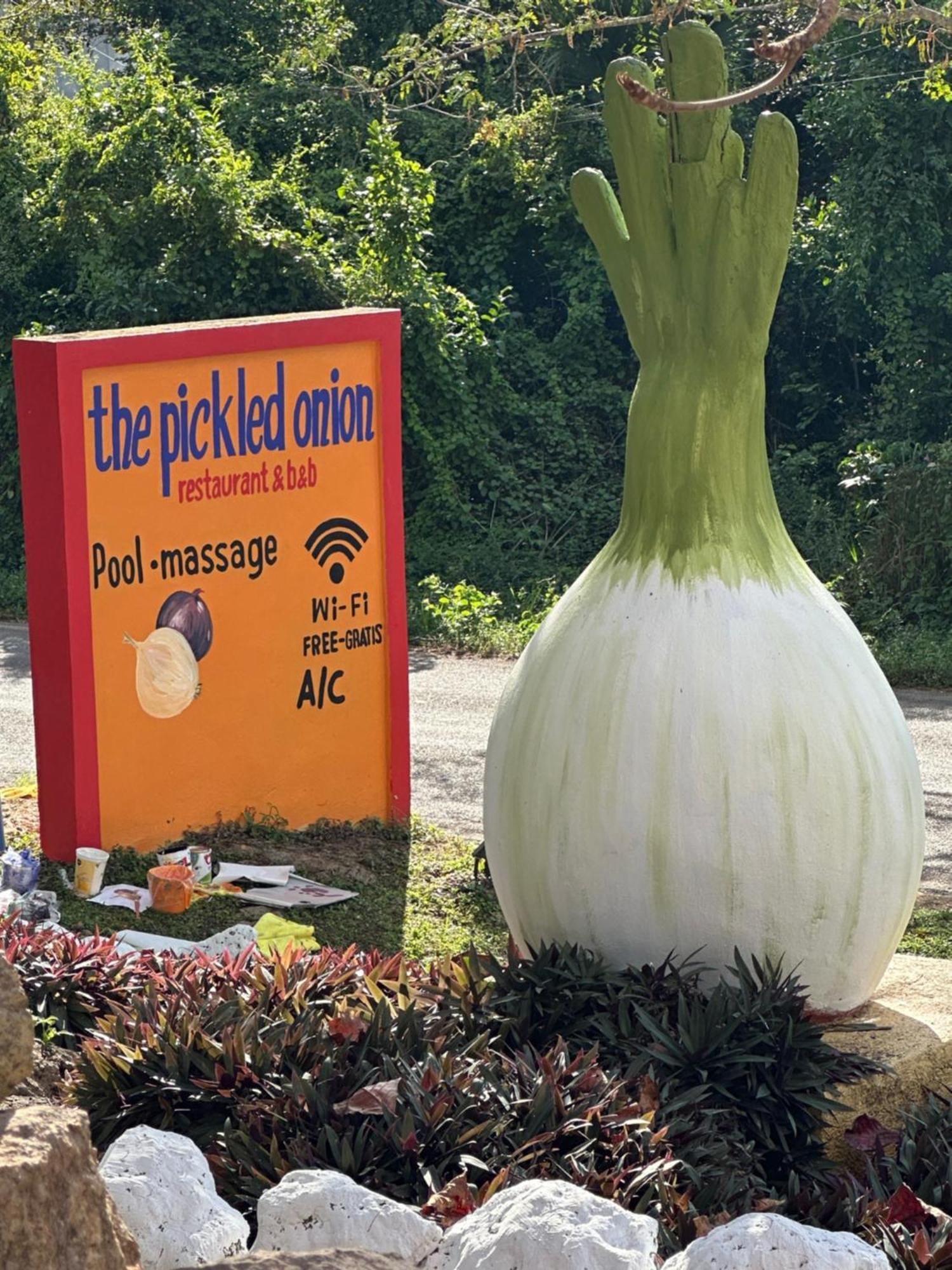 The Pickled Onion B&B And Restaurant Uxmal ซานตา เอเลนา ภายนอก รูปภาพ