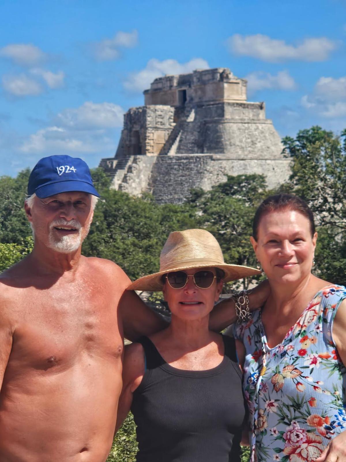 The Pickled Onion B&B And Restaurant Uxmal ซานตา เอเลนา ภายนอก รูปภาพ