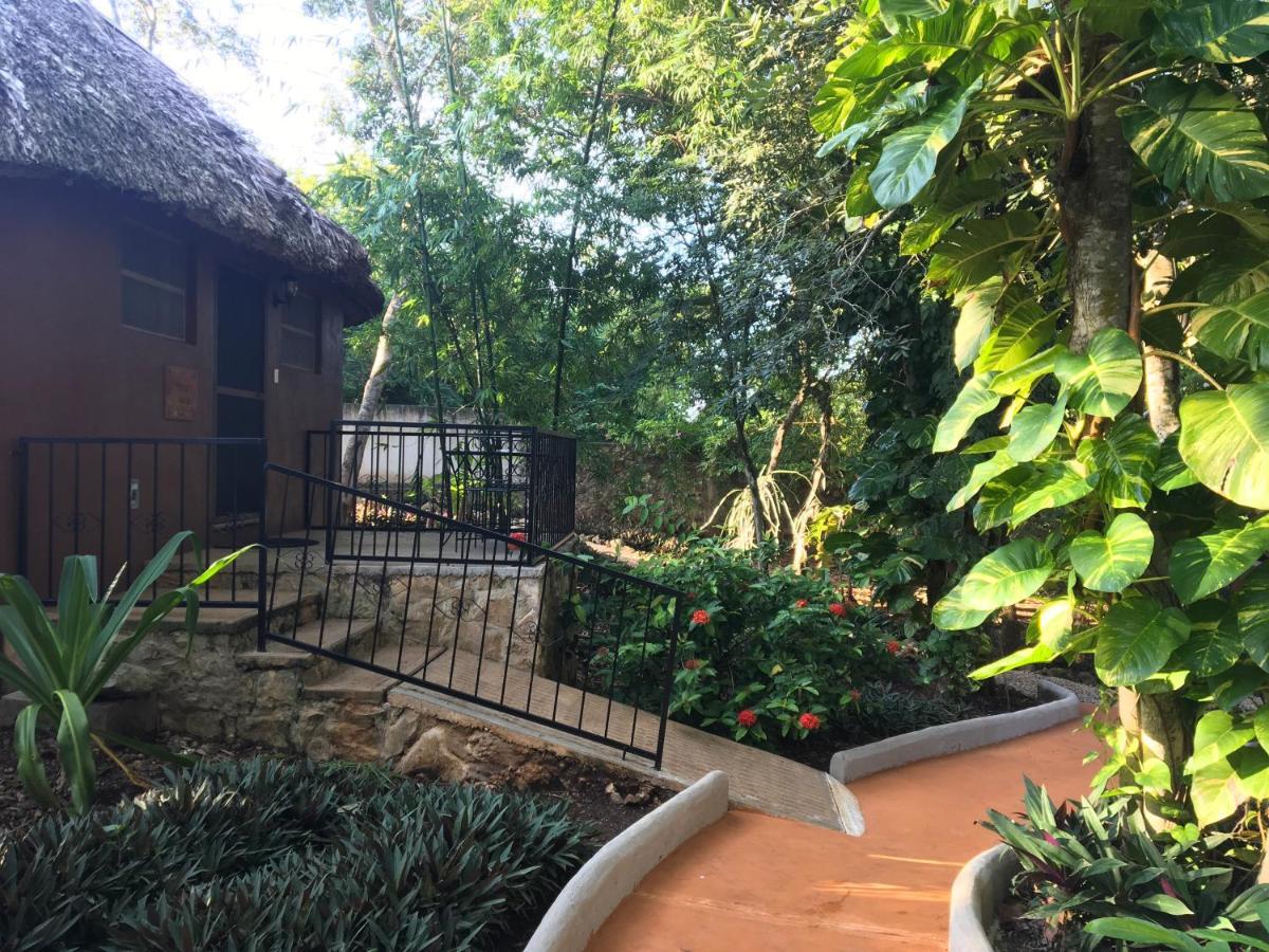 The Pickled Onion B&B And Restaurant Uxmal ซานตา เอเลนา ภายนอก รูปภาพ
