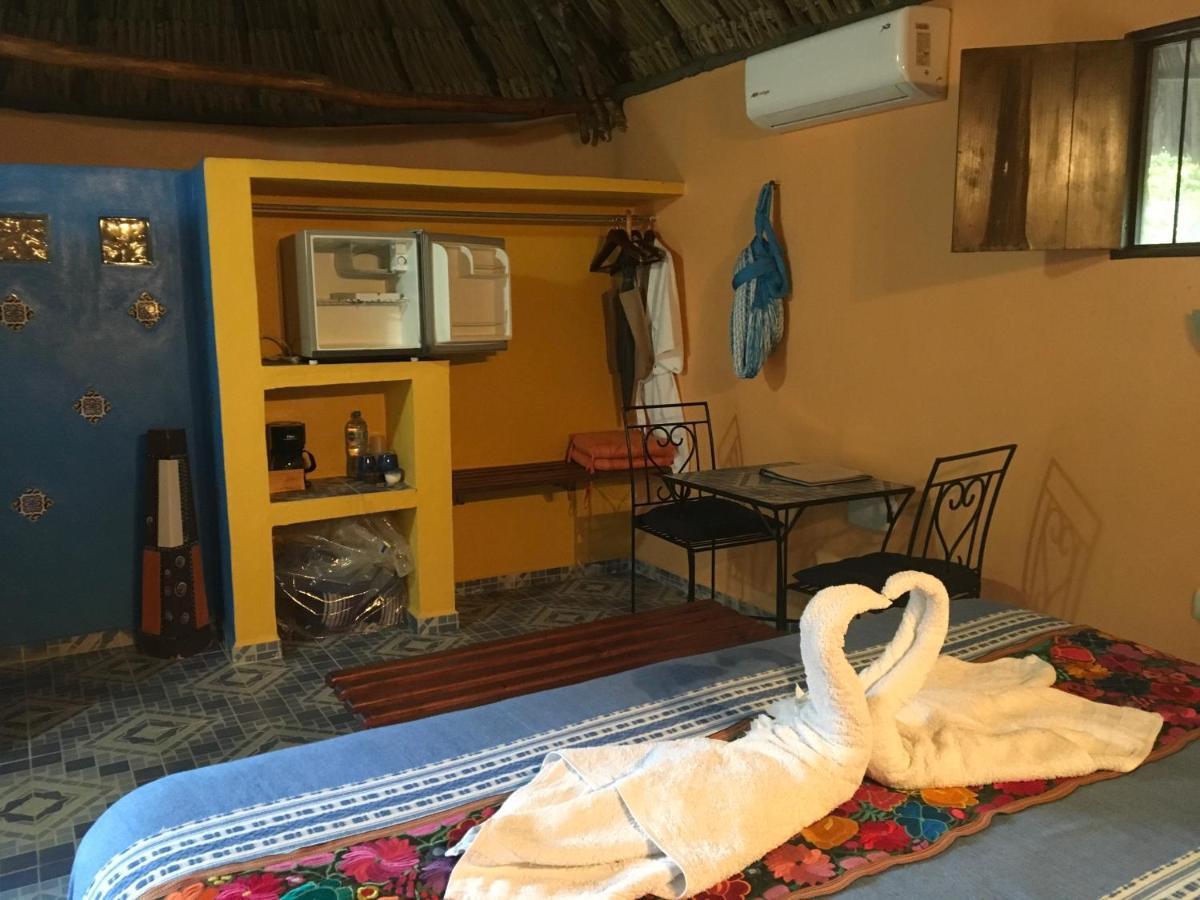 The Pickled Onion B&B And Restaurant Uxmal ซานตา เอเลนา ภายนอก รูปภาพ